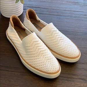 Like New Ugg Slip-on Sneakers